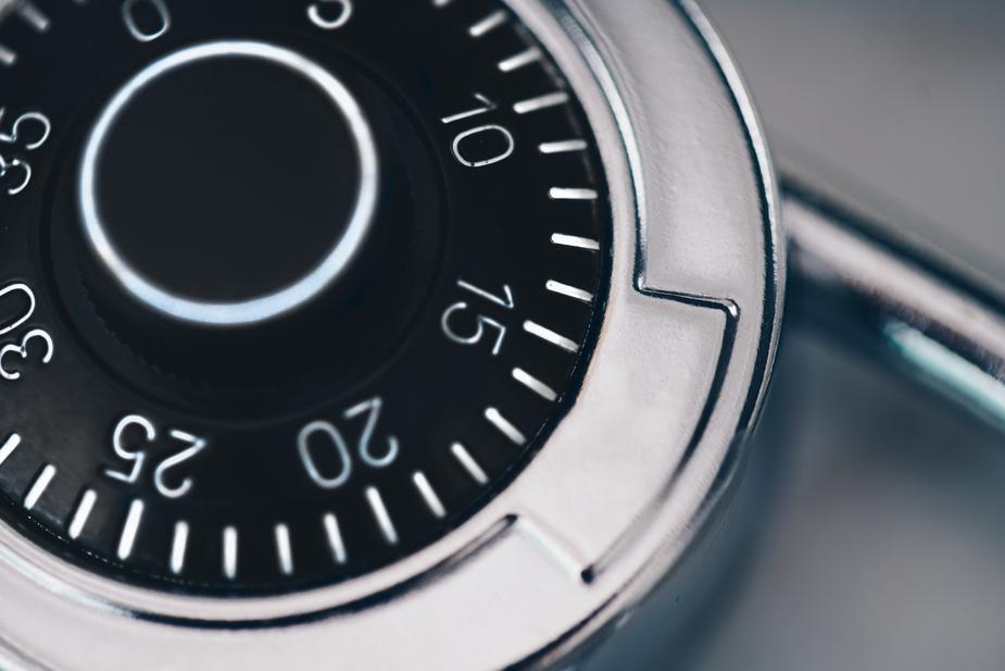 combination-lock-close-up_925x